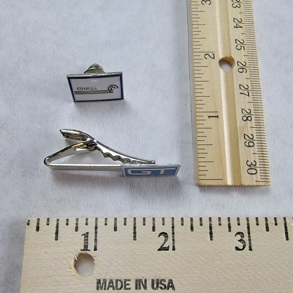 Grand Trunk Western &‎ Conrail Tie Tack Lapel Pin in Case Collectible Railroad